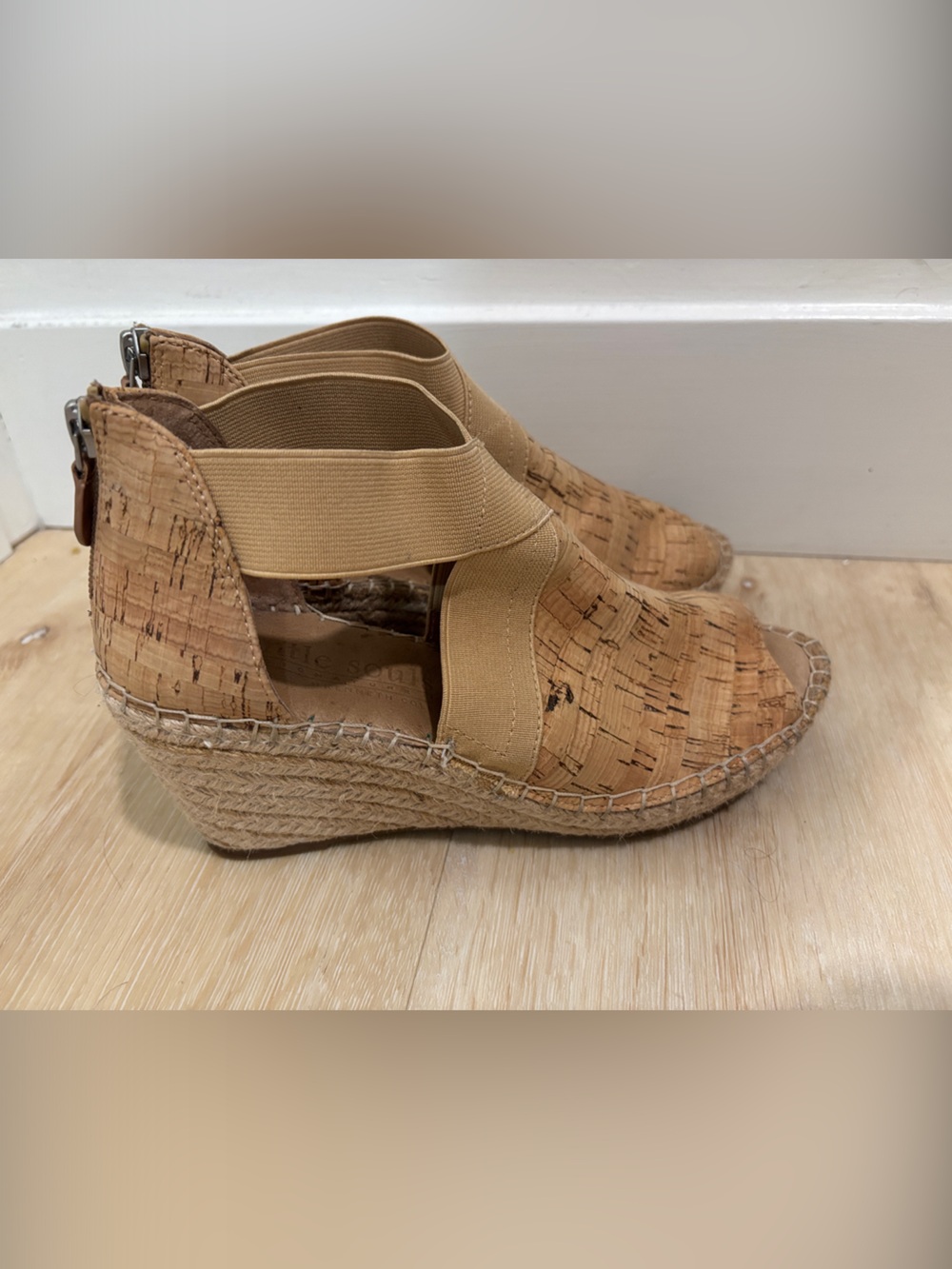 Kenneth Cole Gentle Souls Espadrille Wedge Sandals Tan w/ Crossover Straps 6.5